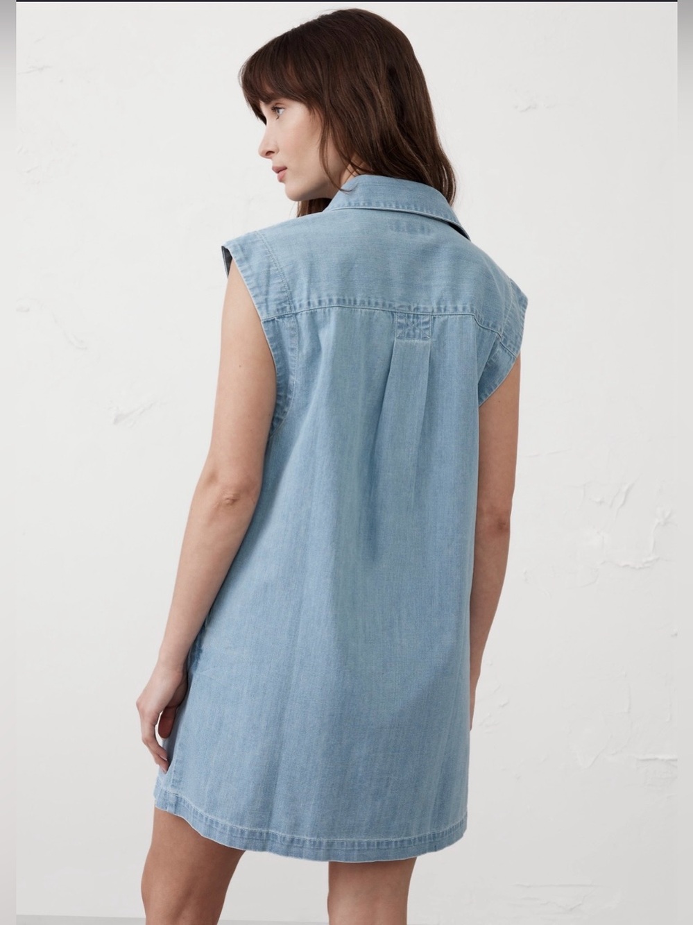 NWT Banana Republic Utility Mini Shirtdress
Light Wash Sleeves Size: M - Picture 3 of 11